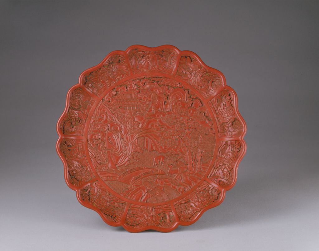 图片[2]-Sunflower petal dish with red fairy mountain cave pattern-China Archive